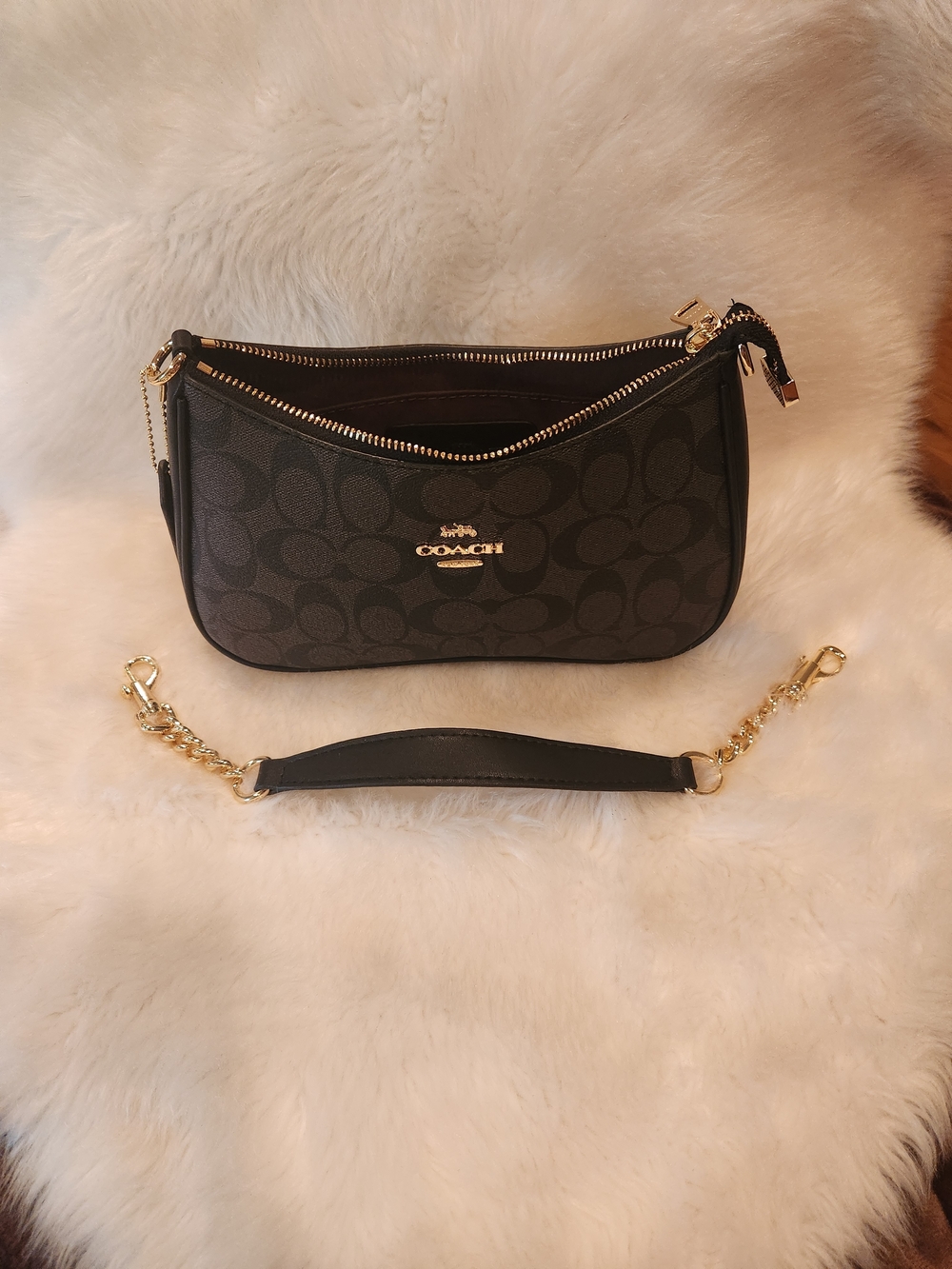 COACH Black Signature Chain Shoulder Bag - Picture 2 of 7